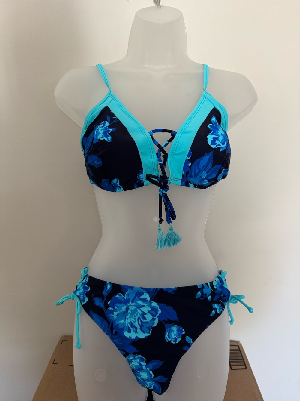 Cupshe Navy & Turquoise Floral Lace-Up Bikini Set